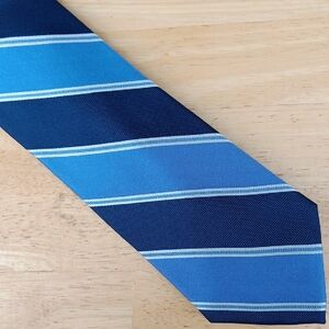 Eagle Shirtmakers Classic Navy and Sky Blue Striped Tie